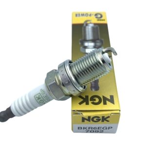 BUJIA AVEO 1.6L-G3 1.6L-OPTRA 2.0L-CLIO 1.6L-PLATINA-MEGANE-SCENIC ((NGK)